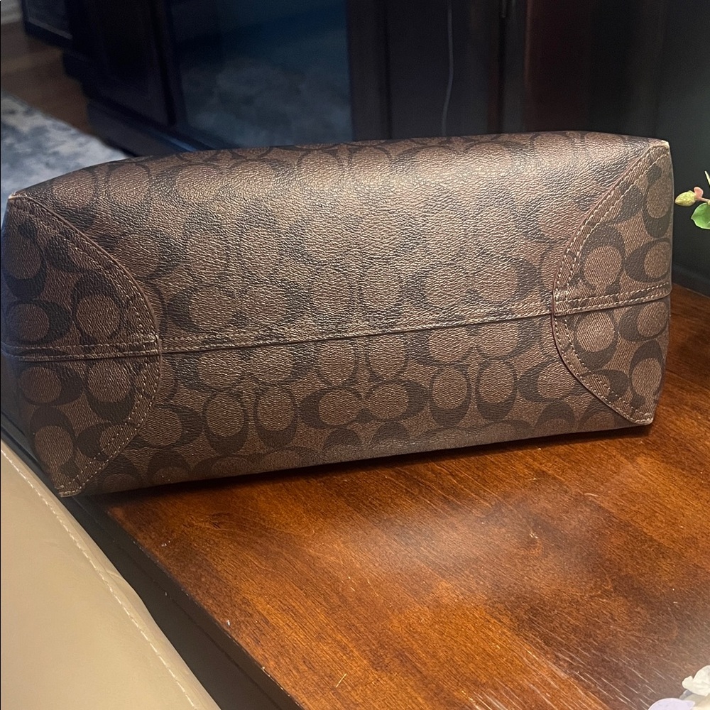 Authentic Coach Brown Signature Canvas Tote with Gold Hardware - Picture 8 of 17